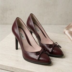 Clarks Narrative High-Shine Burgundy Leather Bow Pumps - EUC